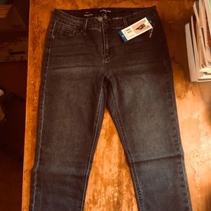 NWT-Kenneth Cole Women’s Jess Skinny Jeans - 10